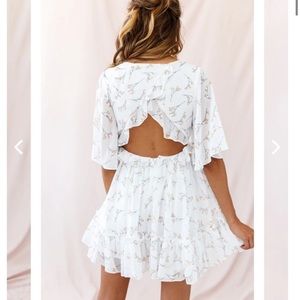 Selfie Leslie Flissy Angel White Floral Open Back Babydoll Dress